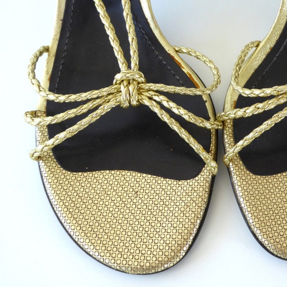 🆕🎁 NWT Burberry strappy gold leather sandals 10 - Picture 4 of 8